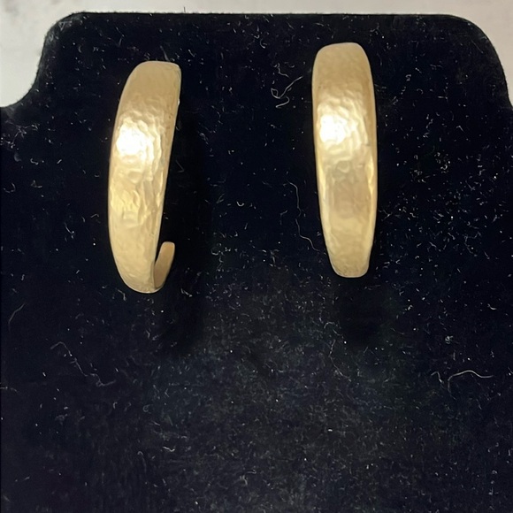 Lightweight Gold Hoops for Women - Picture 1 of 4